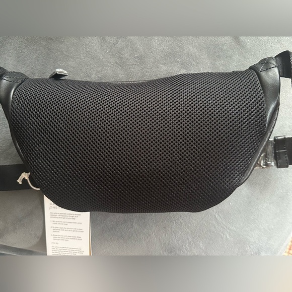 NWT Free People x Caraa Small Sling Hip Bag Black - Picture 4 of 8